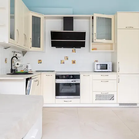 Apartment Victus Cozy With Parking By Renters Sopot